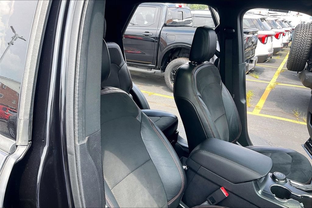 Certified 2019 Ford Explorer XLT w/ Equipment Group 202A AWD/4WD image 6