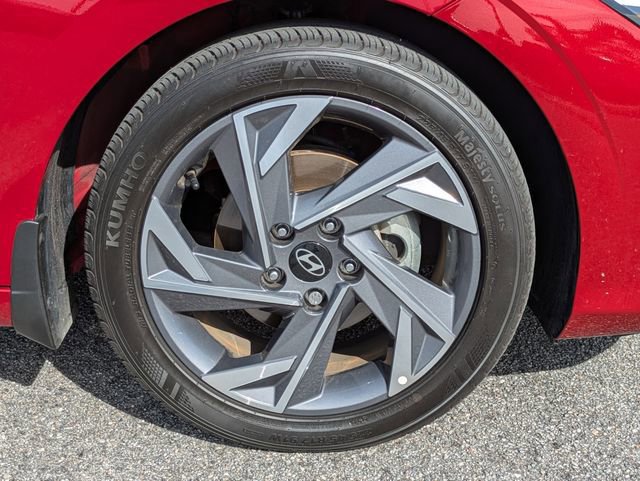 Used 2025 Hyundai Elantra Sport image 11