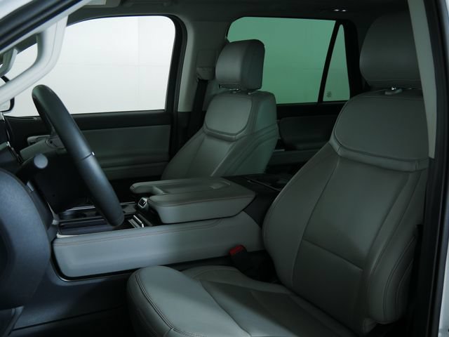 Certified 2025 Ford Expedition Active AWD/4WD image 21