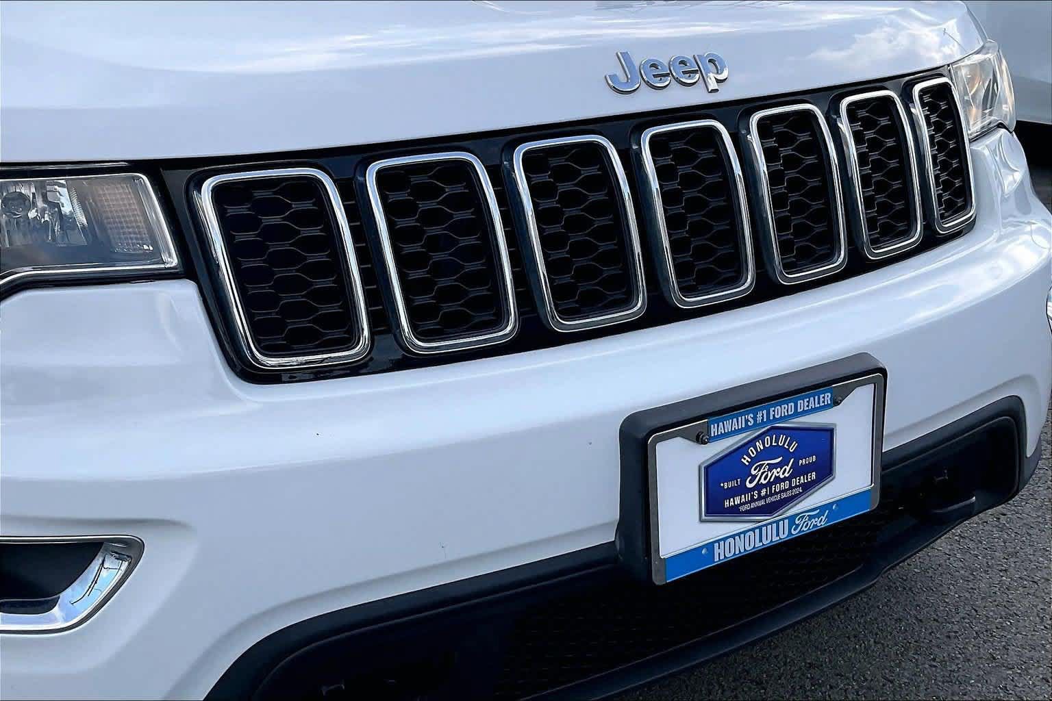 Used 2019 Jeep Grand Cherokee Laredo AWD/4WD image 33