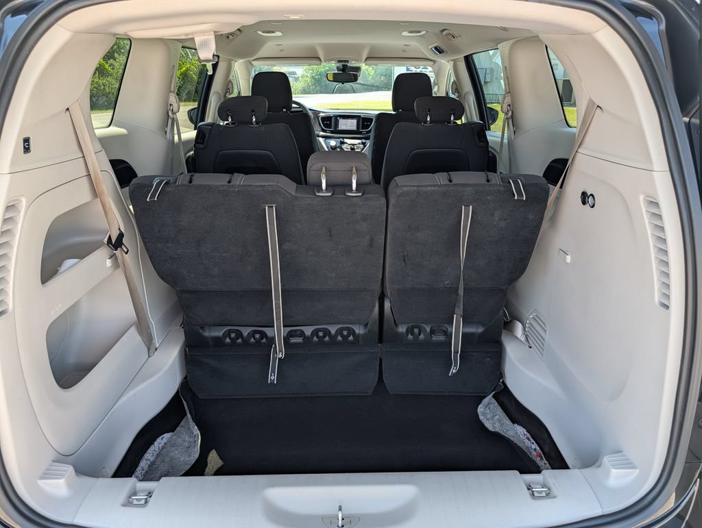 Used 2023 Chrysler Voyager LX FWD image 26