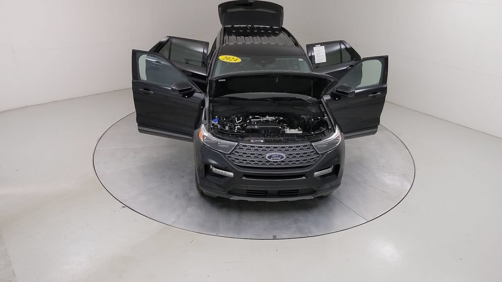 Certified 2024 Ford Explorer XLT w/ Equipment Group 202A AWD/4WD image 46