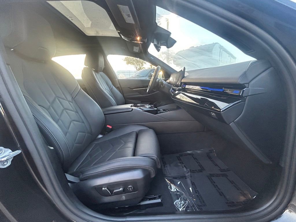 Used 2026 BMW 530i image 25