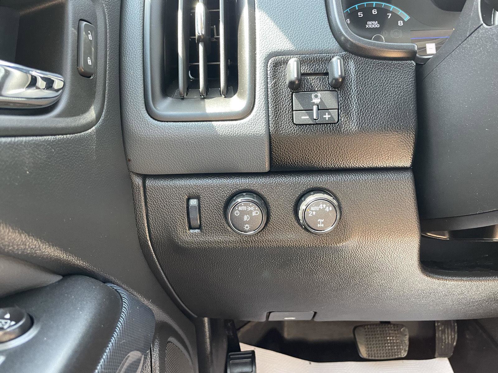 Used 2022 Chevrolet Colorado Z71 AWD/4WD image 16