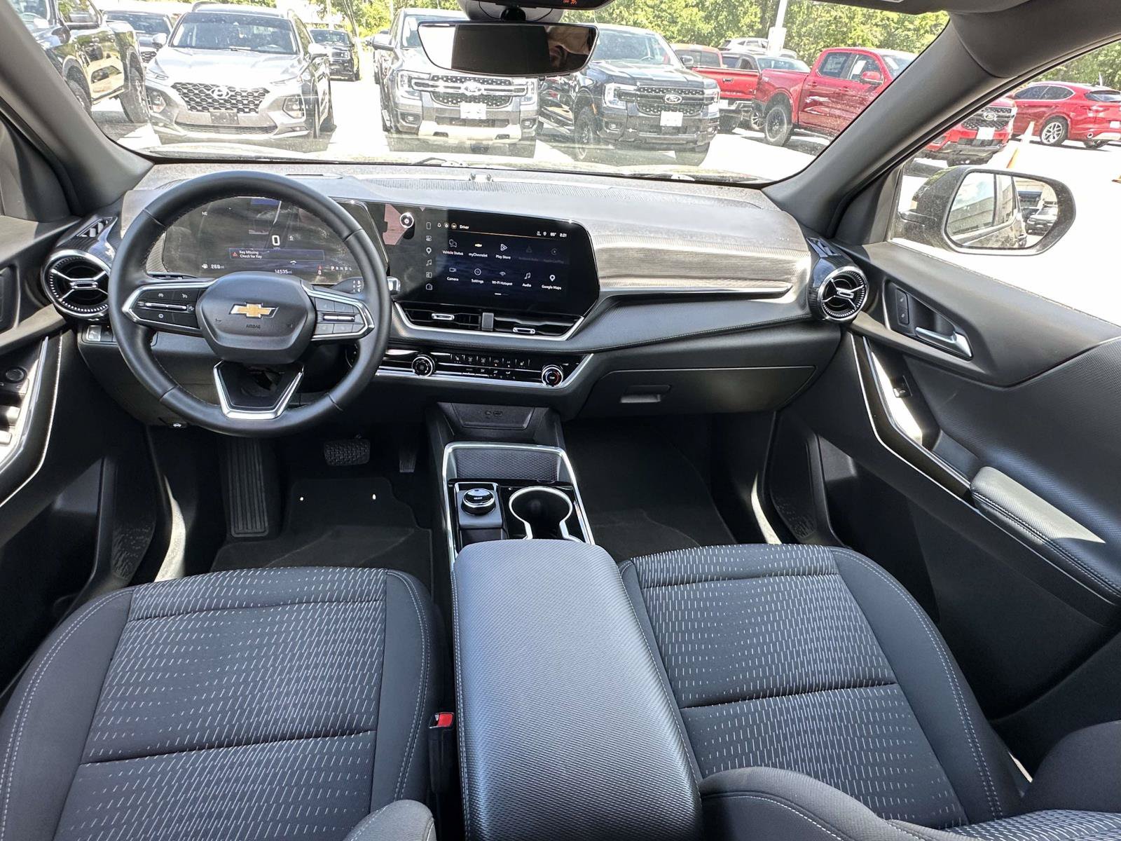 Used 2026 Chevrolet Equinox LT w/ Safety and Technology Package FWD image 7