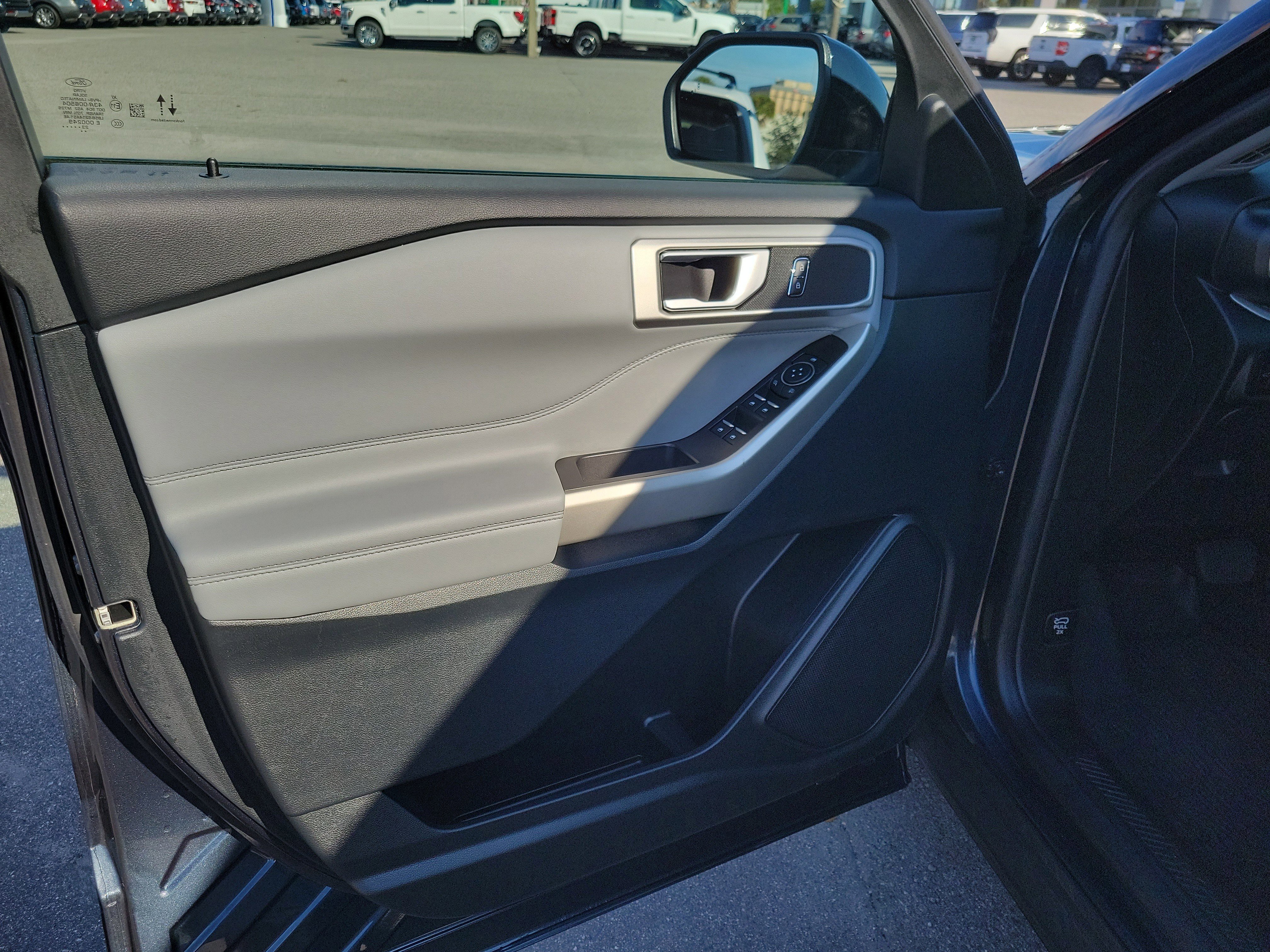 Certified 2023 Ford Explorer XLT w/ Equipment Group 202A image 5