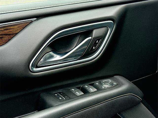 Used 2023 Chevrolet Suburban Premier image 15