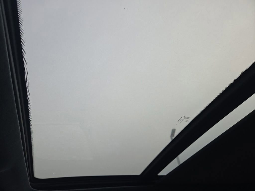 Used 2022 Jeep Grand Wagoneer Series III w/ Rear Seat Video Group 1 image 18