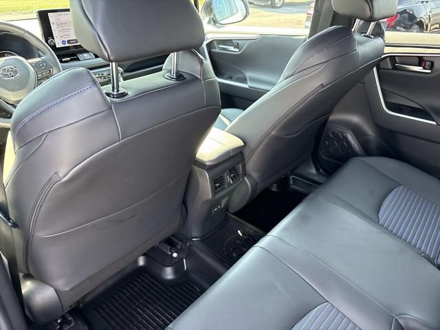 Used 2025 Toyota RAV4 XSE w/ Weather Package AWD/4WD image 15