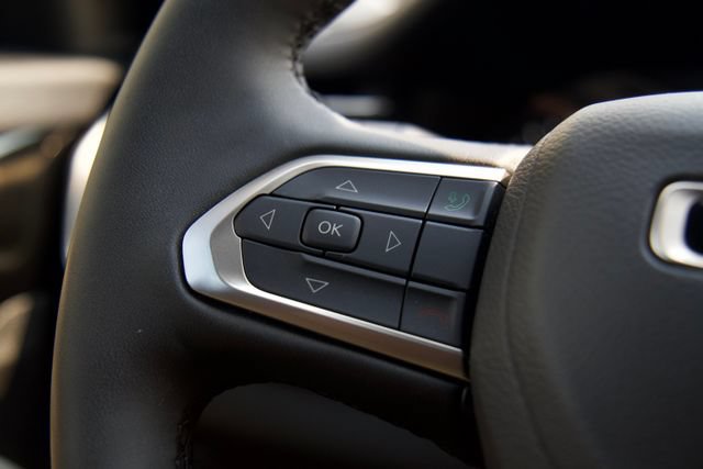 Used 2025 Jeep Compass Limited AWD/4WD image 20