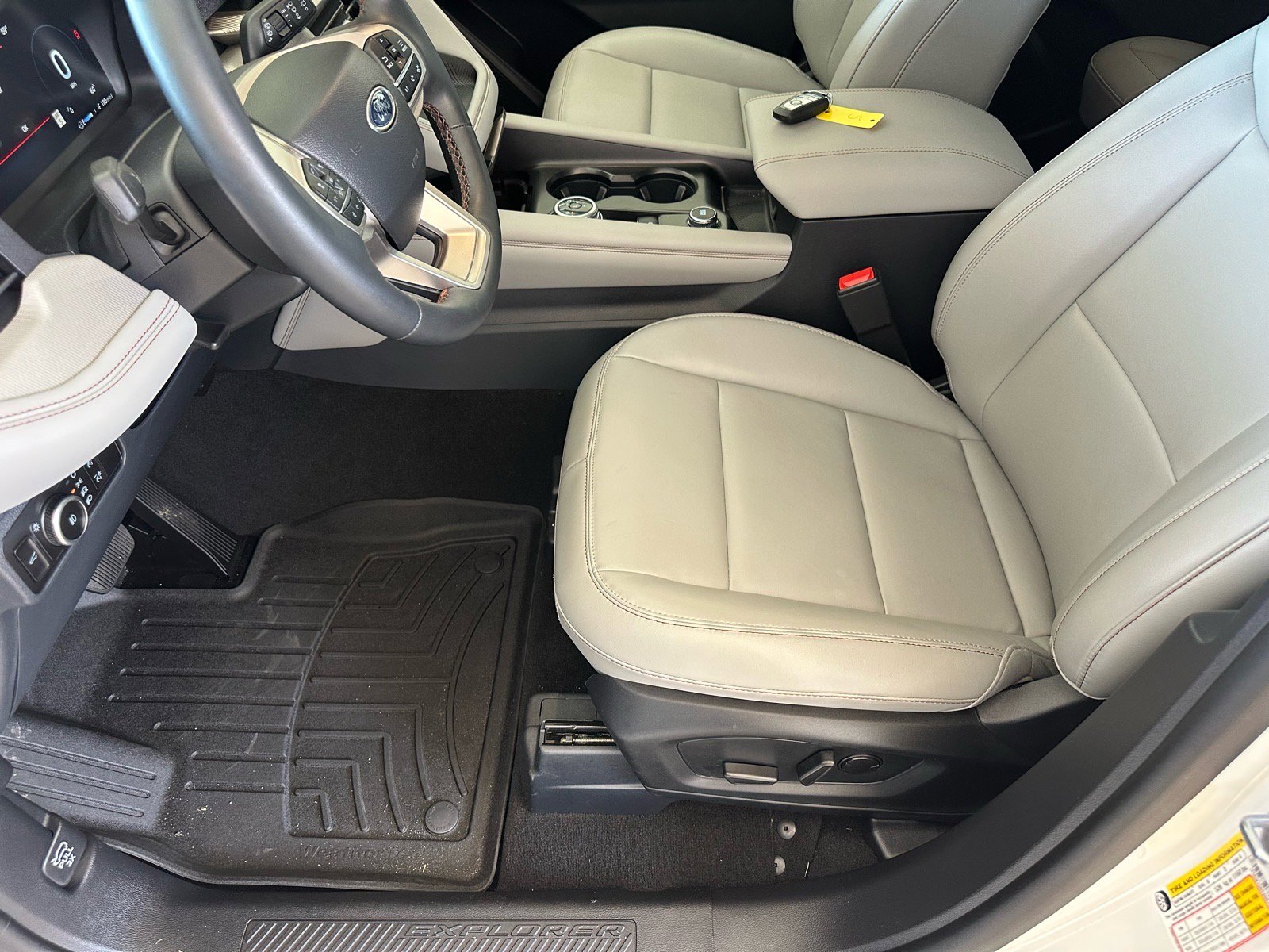 Certified 2025 Ford Explorer Active w/ Active Comfort Package RWD image 17