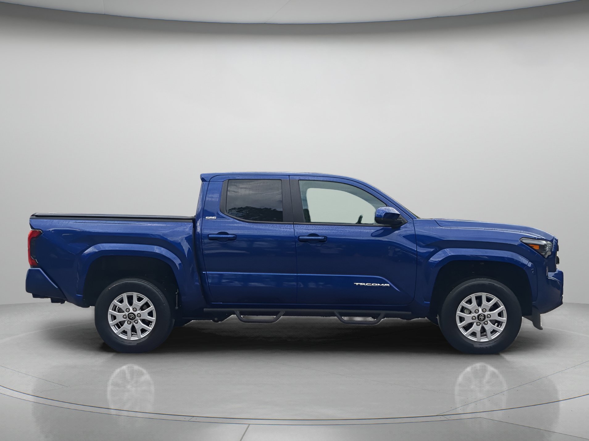 Used 2025 Toyota Tacoma SR5 RWD image 39