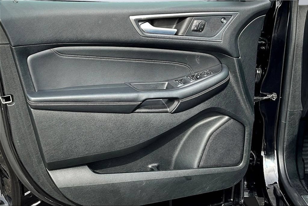 Certified 2024 Ford Edge Titanium w/ Equipment Group 301A AWD/4WD image 20