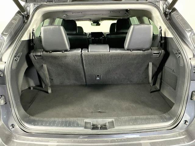 Used 2023 Toyota Highlander XLE FWD image 21