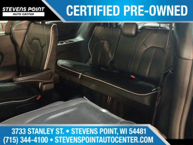 Used 2025 Chrysler Pacifica Limited image 34