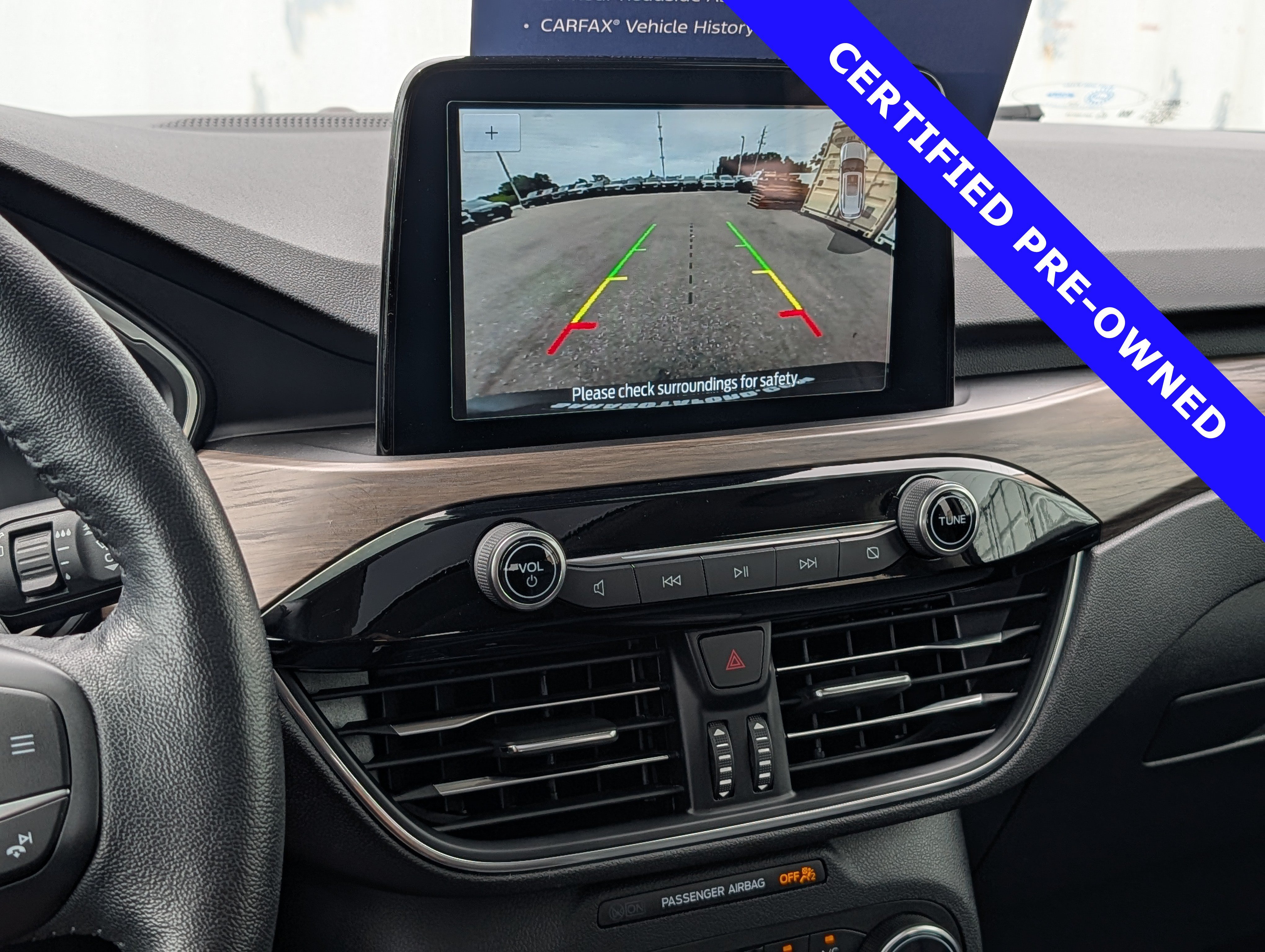 Certified 2020 Ford Escape Titanium AWD/4WD image 32