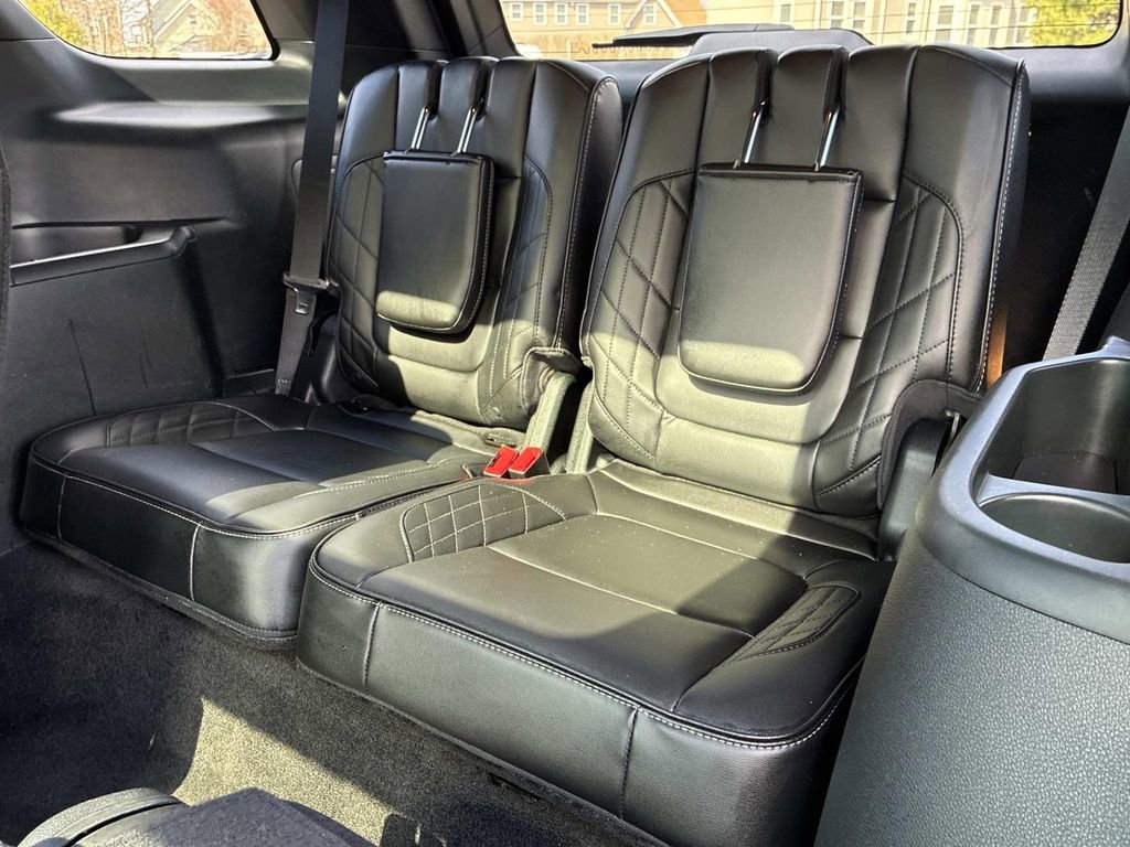 Certified 2018 Ford Explorer Platinum image 17