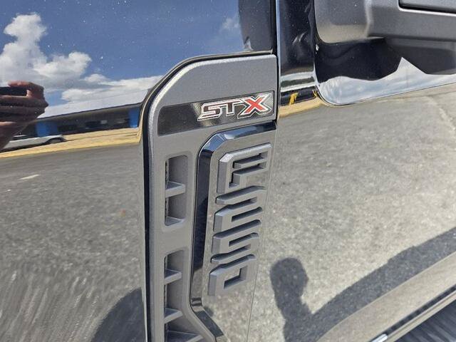 Certified 2025 Ford F250 XL w/ STX Appearance Package AWD/4WD image 17