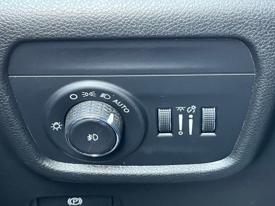 Used 2024 Jeep Grand Cherokee Limited w/ Trailer Tow Package image 21