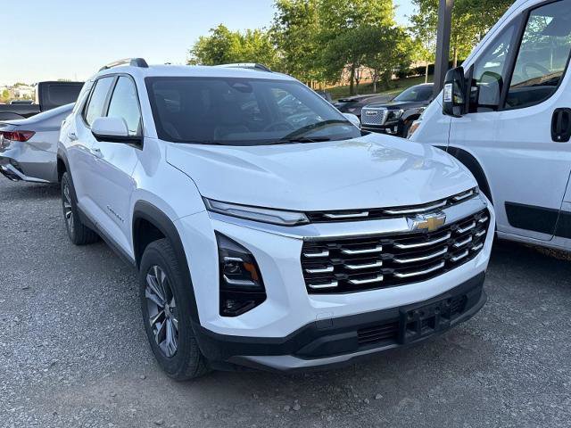 Used 2025 Chevrolet Equinox LT w/ Convenience Package II FWD image 3