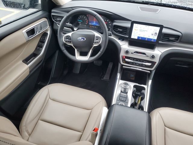 Certified 2024 Ford Explorer XLT w/ Equipment Group 202A image 33