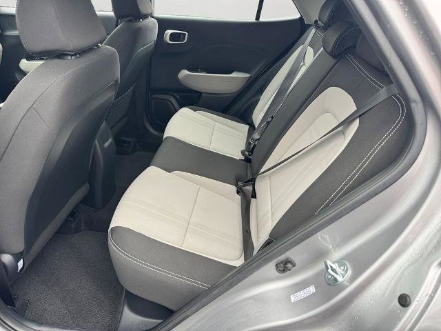 Used 2023 Hyundai Venue SEL FWD image 11