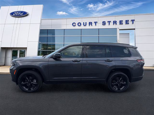 Used 2024 Jeep Grand Cherokee L Limited w/ Black Appearance Package AWD/4WD image 2