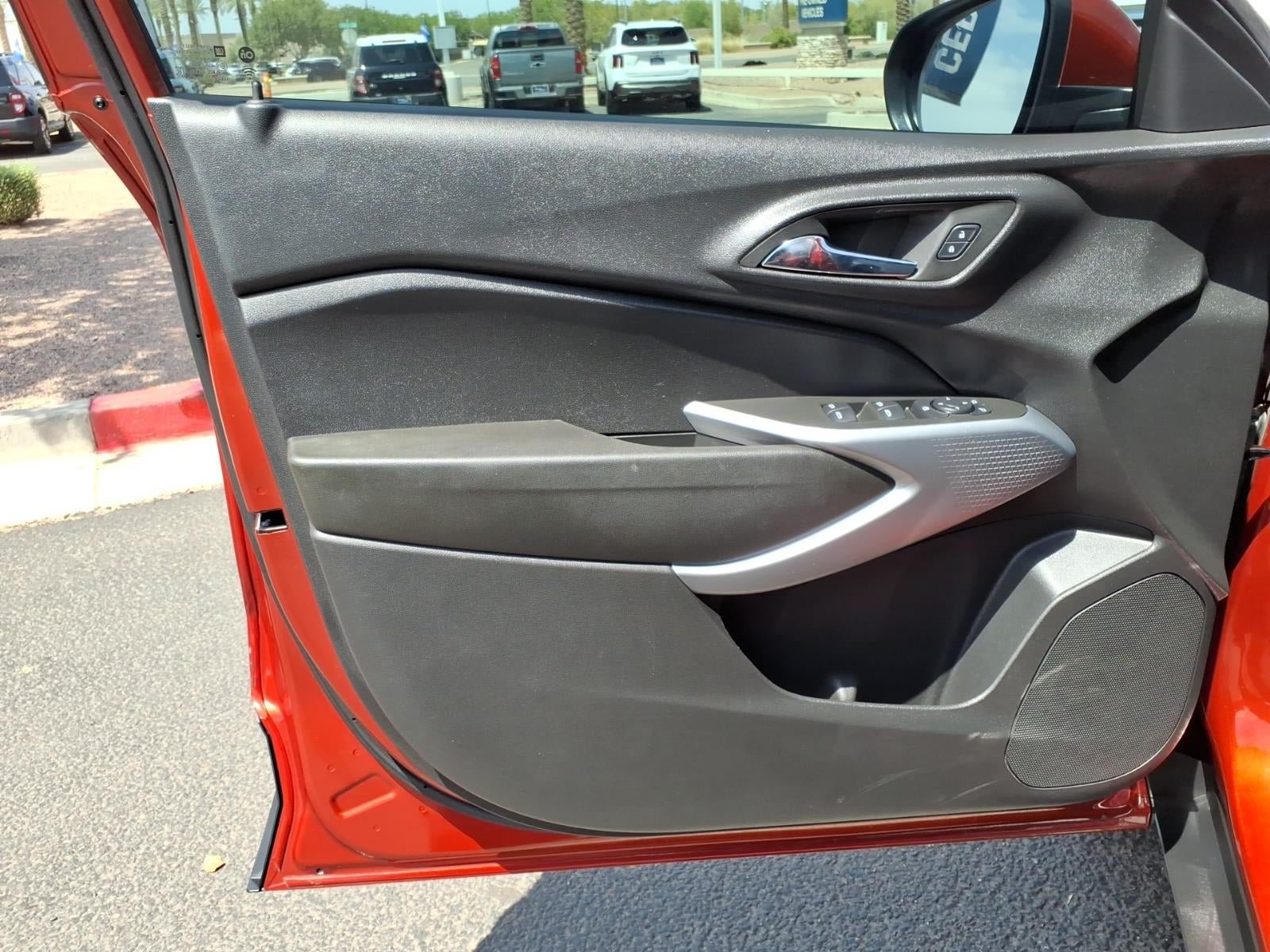 Used 2024 Chevrolet Trax LS w/ LS Convenience Package FWD image 20