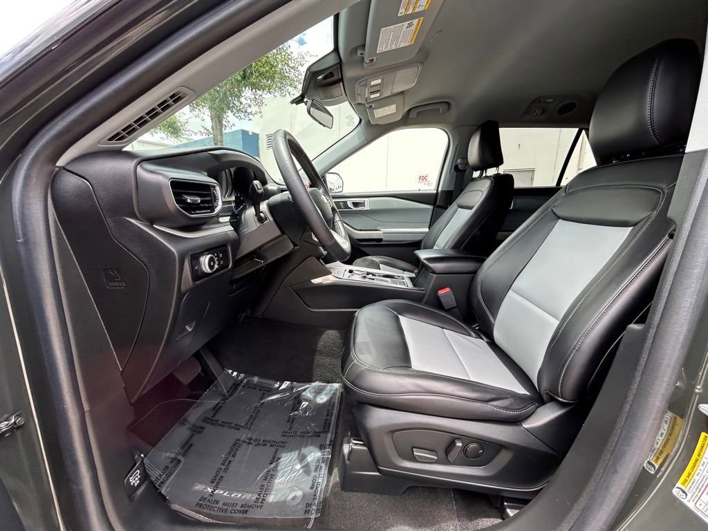 Certified 2023 Ford Explorer XLT w/ Equipment Group 202A RWD image 11
