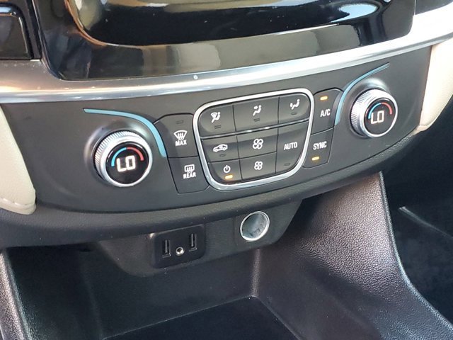 Used 2023 Chevrolet Traverse LS image 26