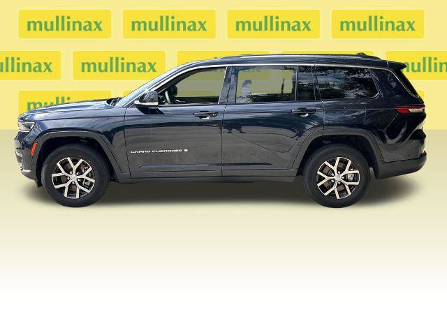 Used 2023 Jeep Grand Cherokee L Limited RWD image 11