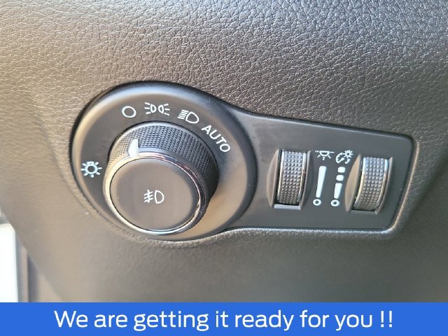 Used 2025 Jeep Compass Limited AWD/4WD image 15
