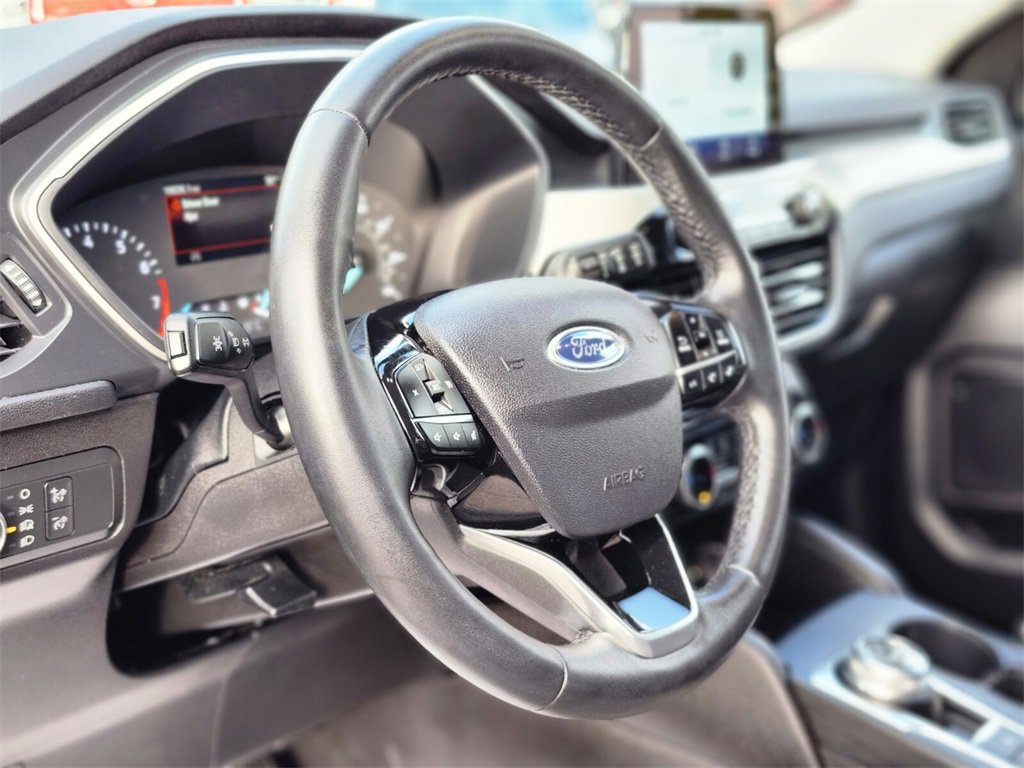 Certified 2022 Ford Escape SE w/ SE Sport Appearance Package image 19