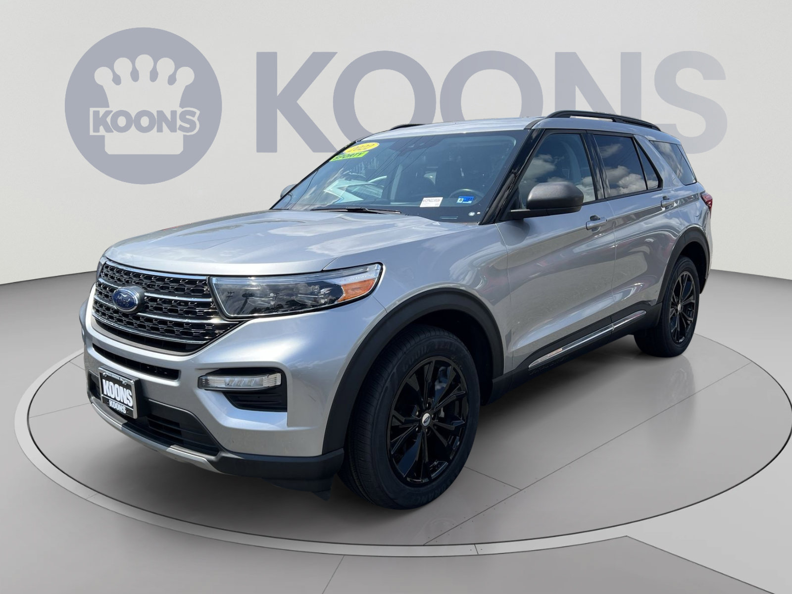 Certified 2022 Ford Explorer XLT w/ Equipment Group 202A AWD/4WD image 5