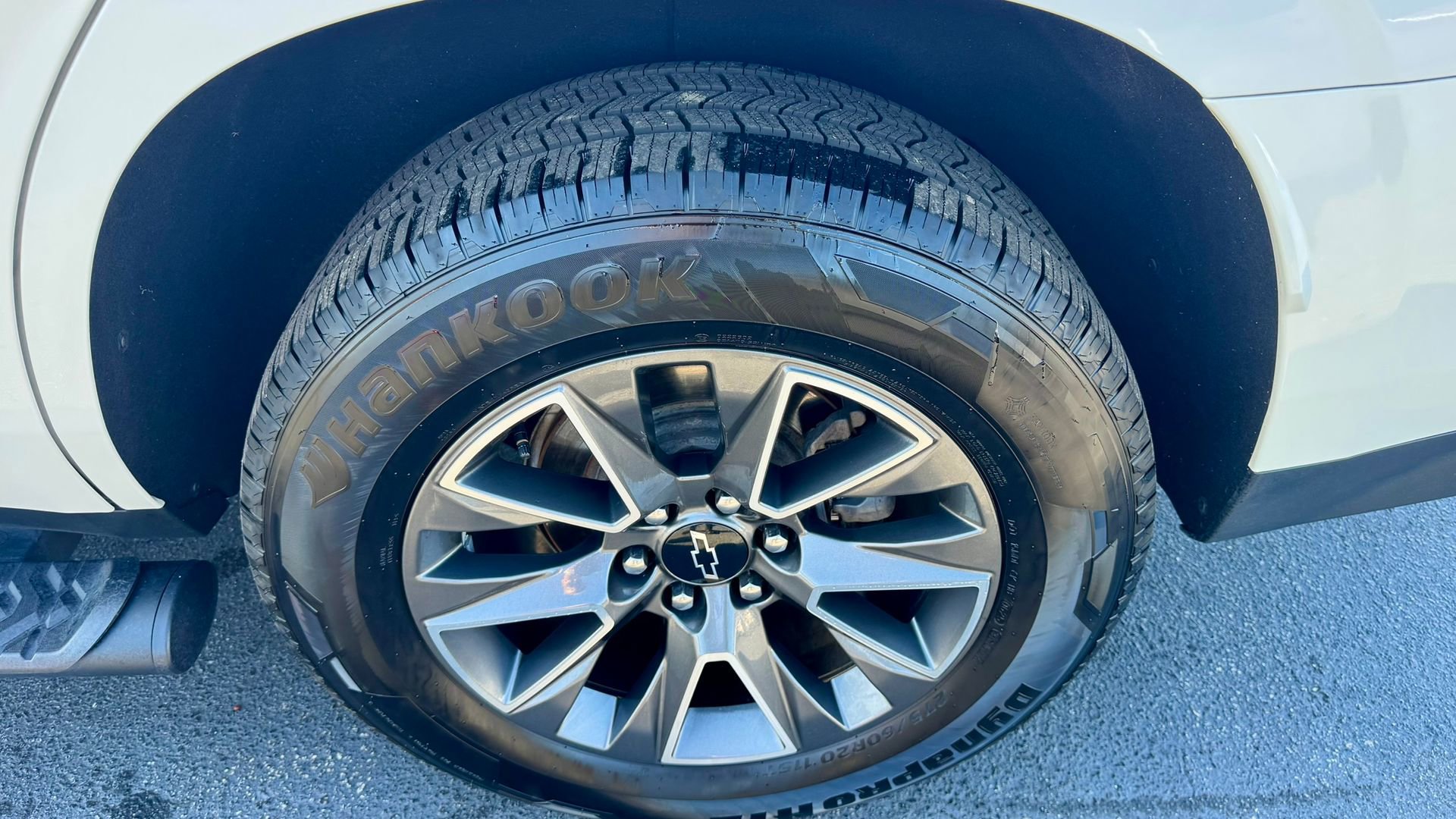 Used 2024 Chevrolet Tahoe Z71 w/ Luxury Package image 22