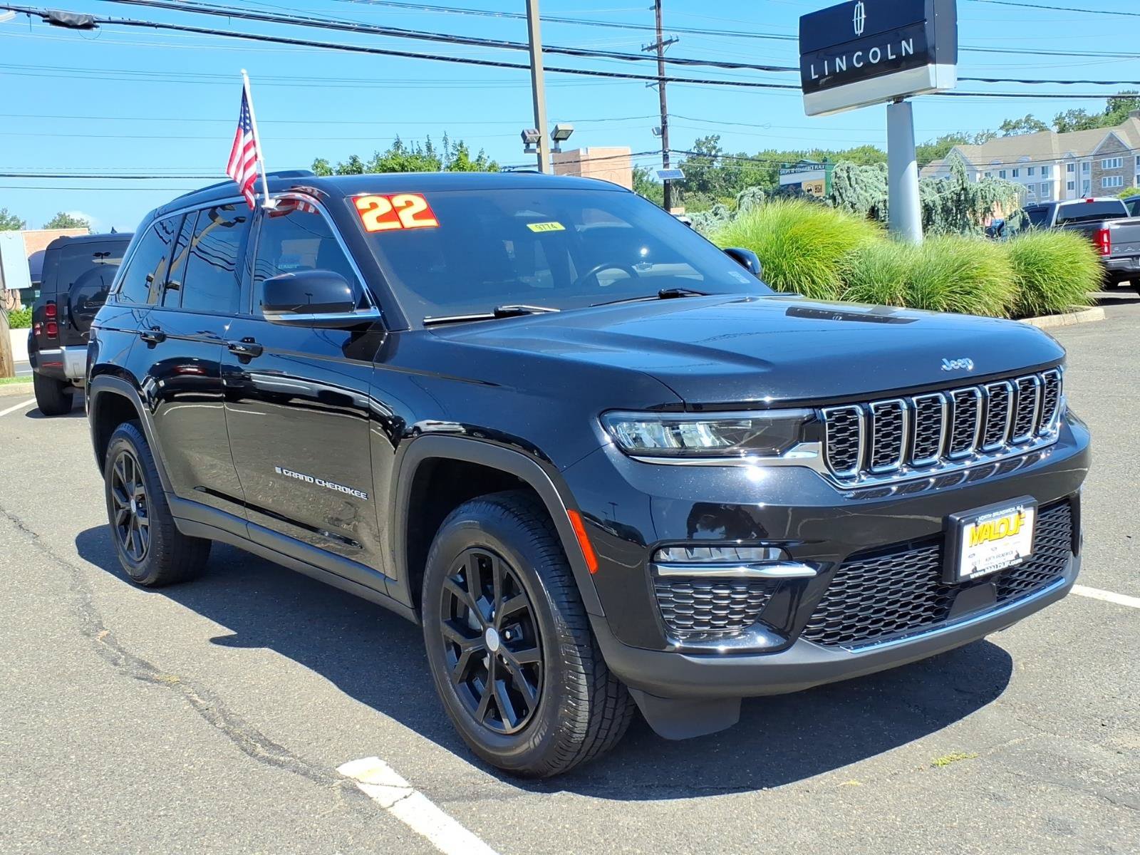 Used 2022 Jeep Grand Cherokee Limited AWD/4WD image 1