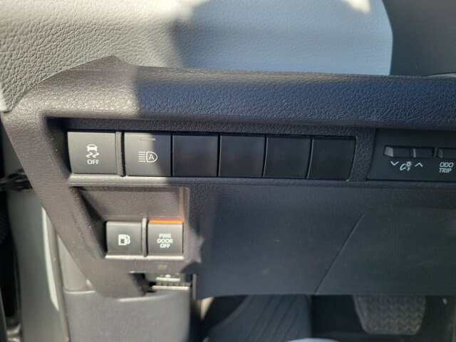Used 2025 Toyota Sienna LE AWD/4WD image 15