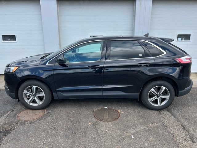 Certified 2024 Ford Edge SEL w/ Convenience Package AWD/4WD image 3