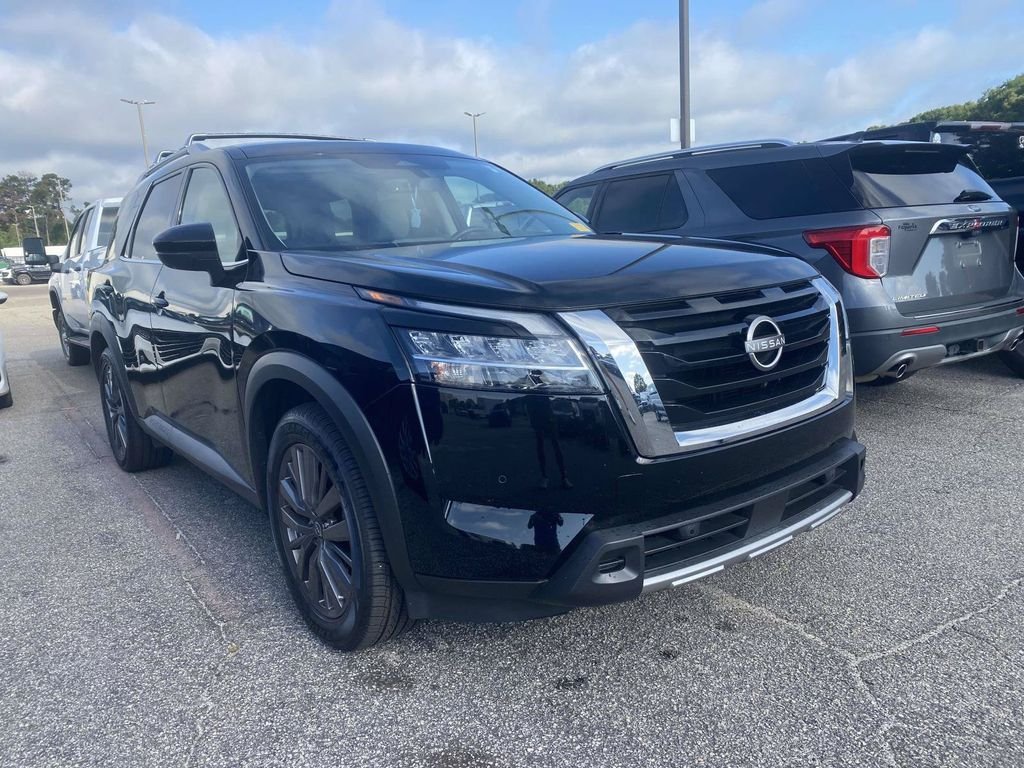 Used 2023 Nissan Pathfinder SL w/ SL Premium Package FWD image 1