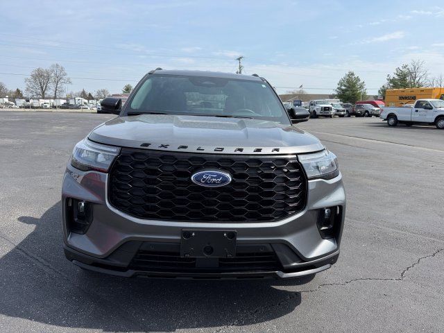 Certified 2025 Ford Explorer ST-Line w/ ST-Line Street Pack AWD/4WD image 4
