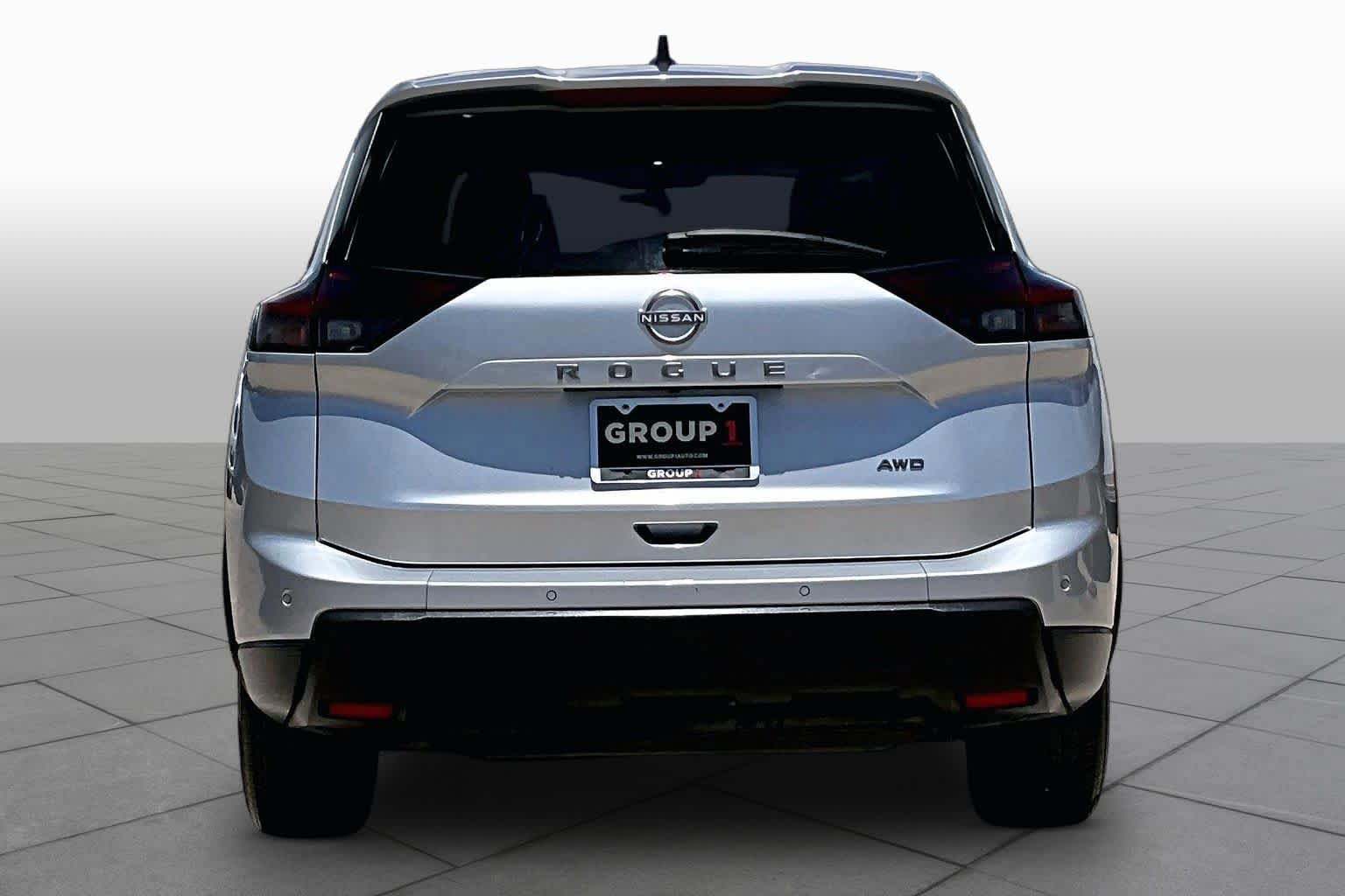 Used 2024 Nissan Rogue S AWD/4WD image 5
