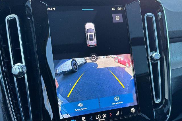 Used 2023 Volvo XC40 B5 Ultimate w/ Protection Package Premier image 23