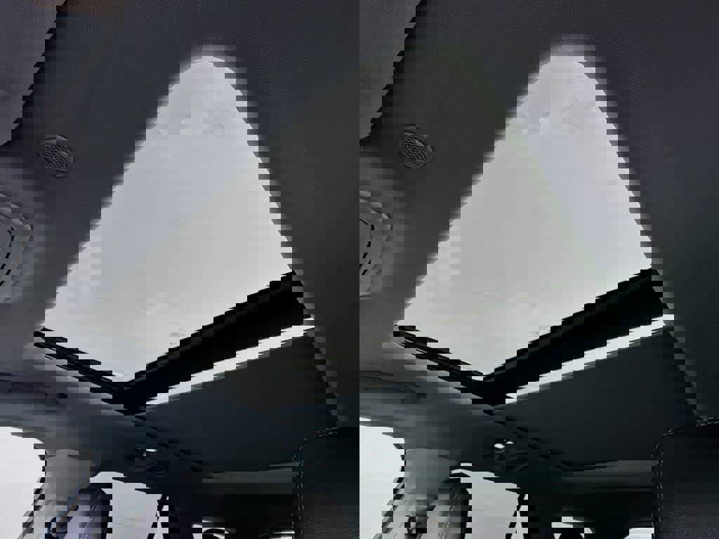 Certified 2020 Ford Explorer XLT w/ Equipment Group 202A image 32