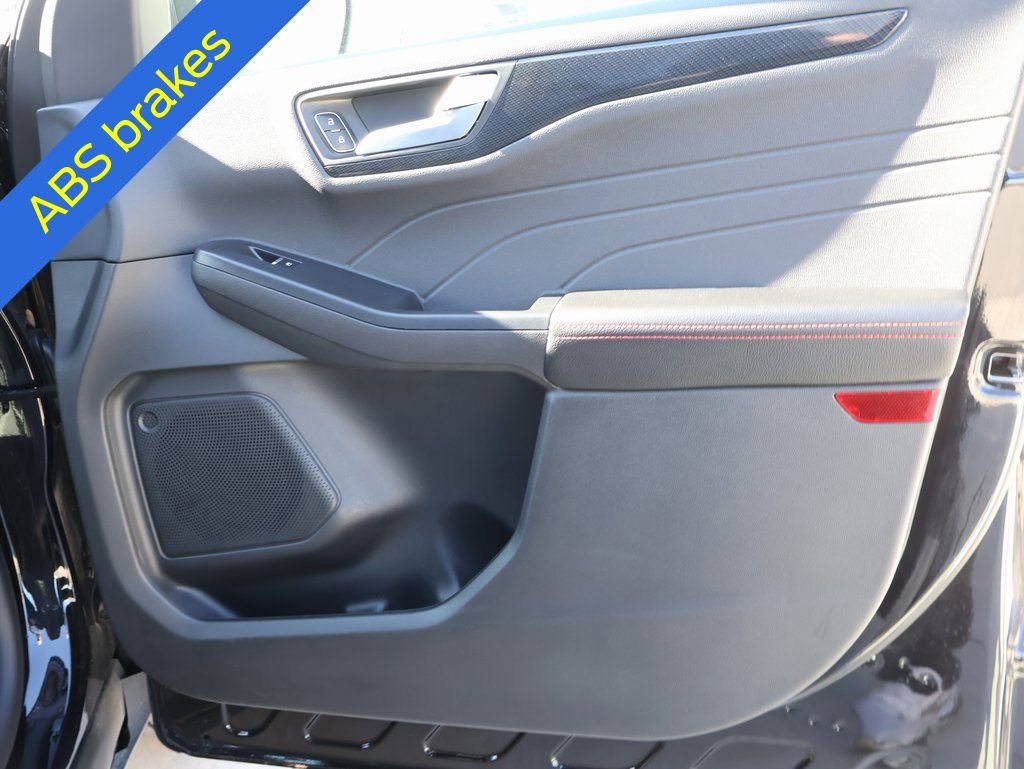 Certified 2025 Ford Escape ST-Line image 9