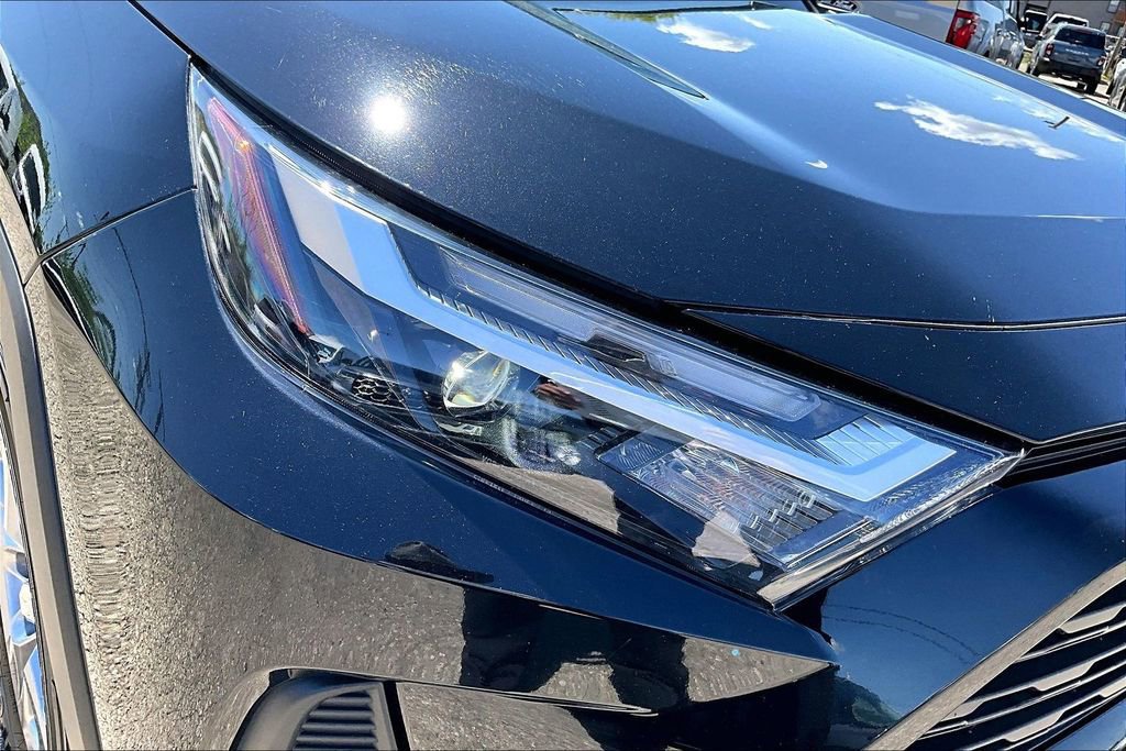 Used 2025 Toyota RAV4 XLE AWD/4WD image 29