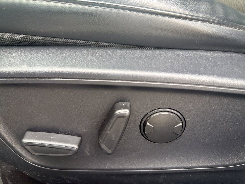 Certified 2025 Ford Escape ST-Line Select image 15