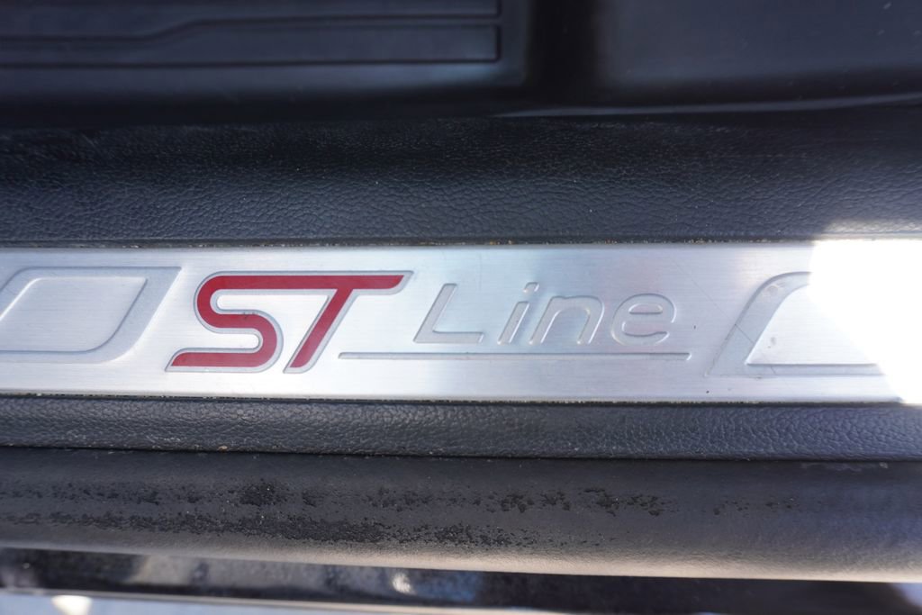 Certified 2023 Ford Explorer ST-Line w/ Class IV Trailer Tow Package RWD image 34