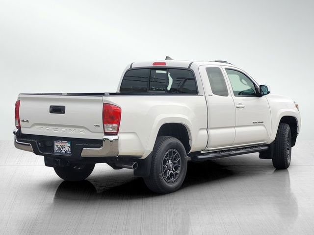 Used 2017 Toyota Tacoma SR5 w/ Tow Package AWD/4WD image 4