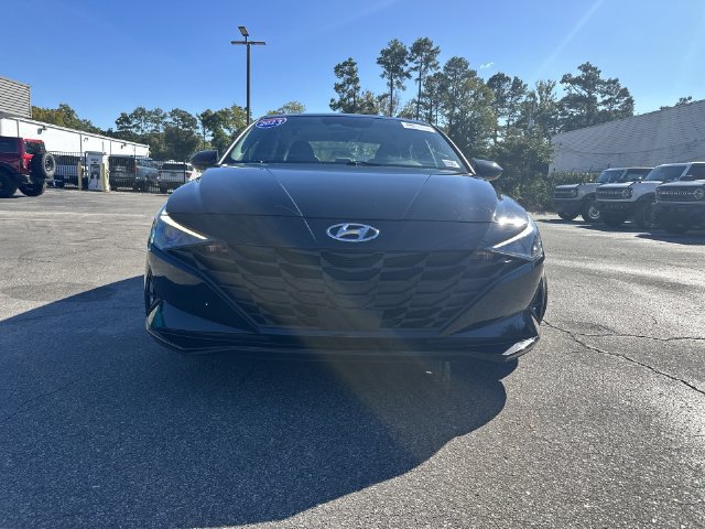 Used 2023 Hyundai Elantra SEL w/ Convenience Package FWD image 9