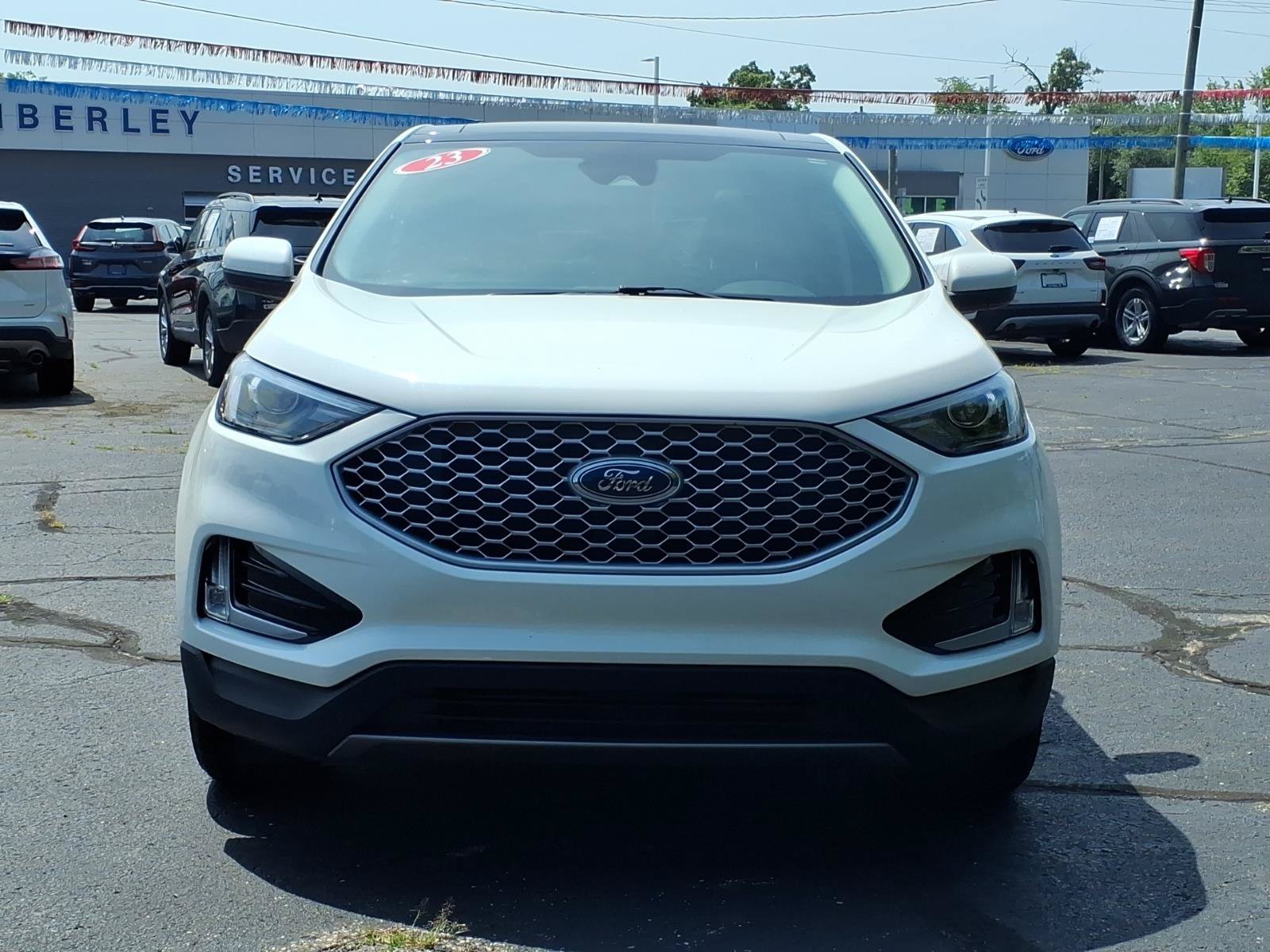 Certified 2023 Ford Edge SEL w/ Convenience Package AWD/4WD image 2